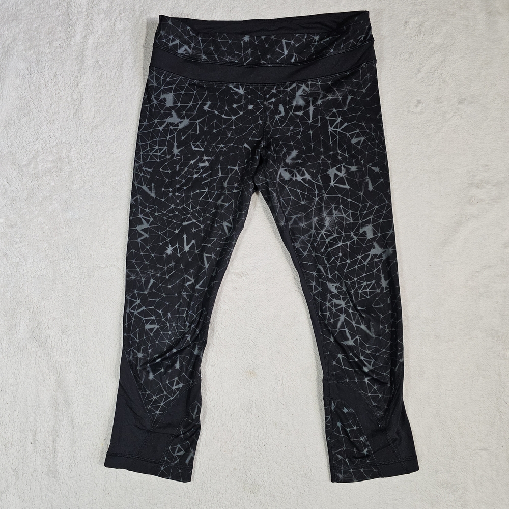 Lululemon Reflective Geometric Crop Leggings Black Size 6 Mid Rise.